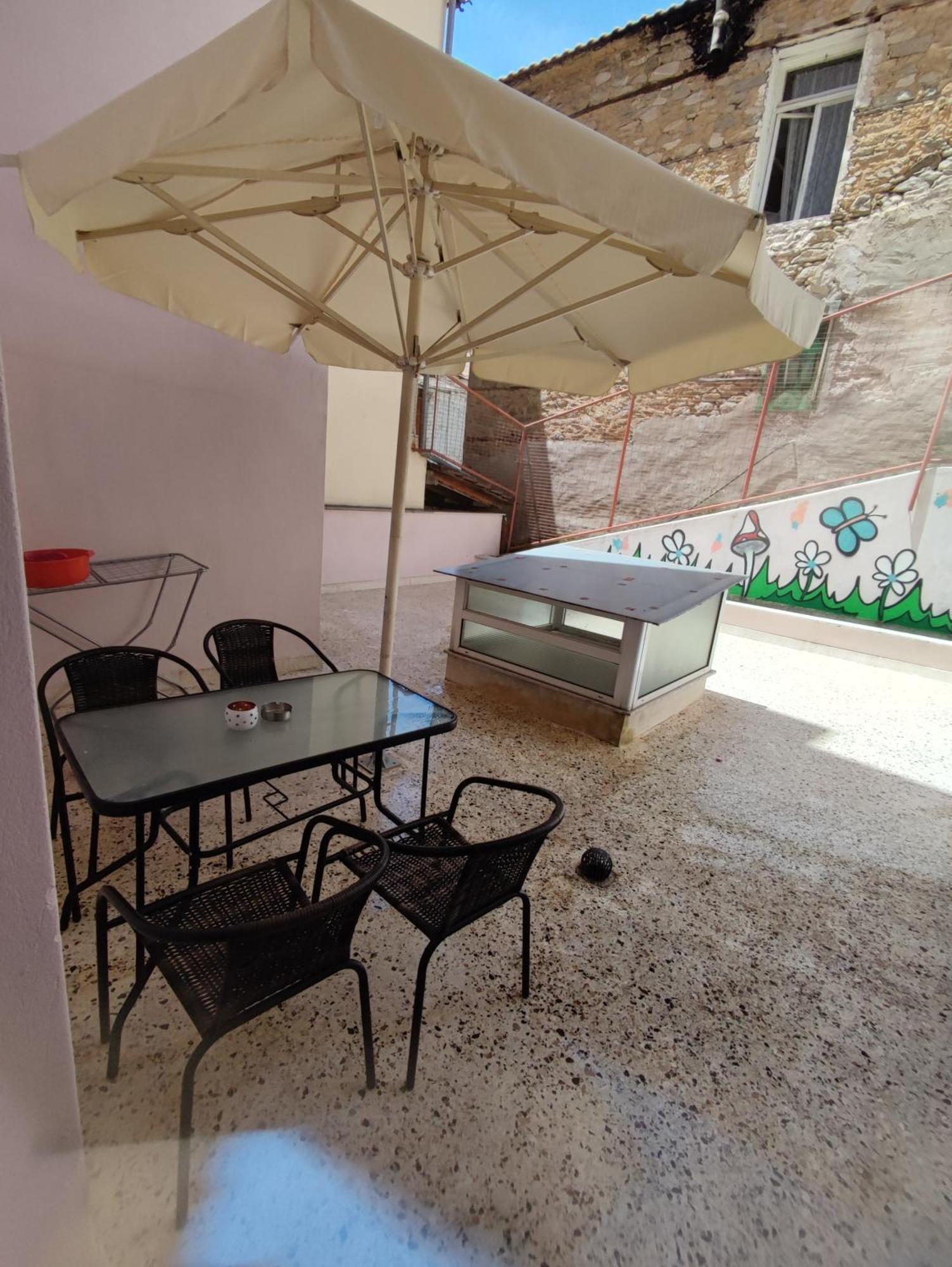 Constanteli Apartment *